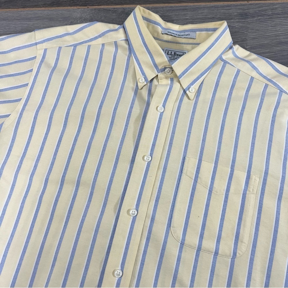 L.L.Bean Mens Short Sleeve Wrinkle Resistant Button Front Shirt Size 17-Reg